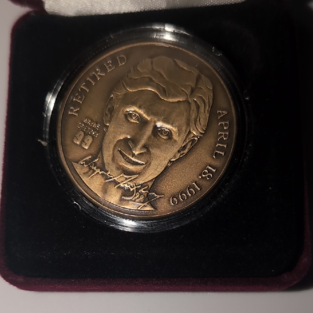 Wayne Gretzky NHL 1999 Retirement Commeriative Bronze Coin